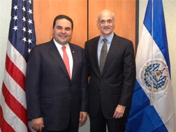 President Elías Antonio Saca of El Salvador and Secretary Michael Chertoff (DHS Photo/Bahler)